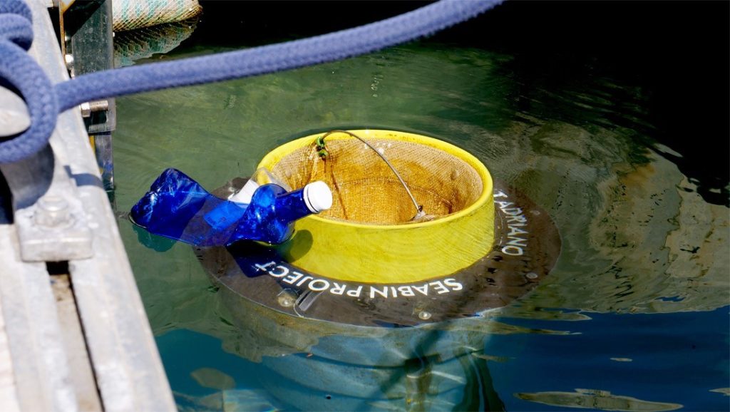 PlasticLess, Volvo: posa del cestino Seabin nel porto di Riccione