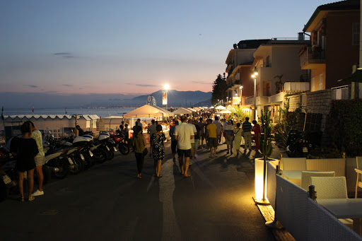 Bordighera, dopo un mese e mezzo riaperto il lungomare