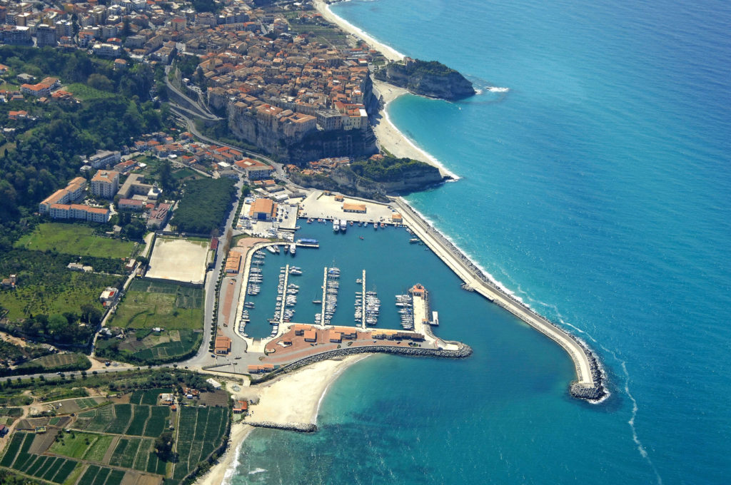 Tropea, chiuso il porticciolo turistico