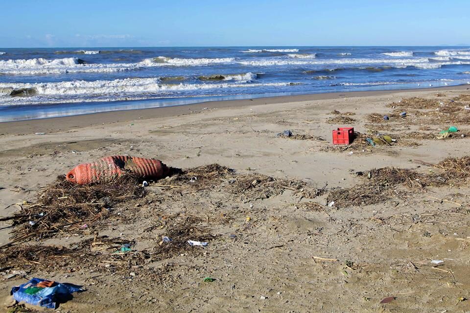 Inquinamento Riviera Domizia Flegrea, protestano residenti e balneari