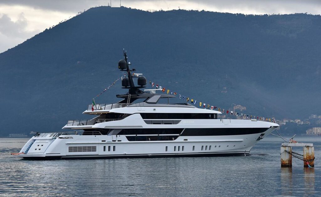 Consegna la quarta unità del Sanlorenzo 52Steel nel cantiere di La Spezia