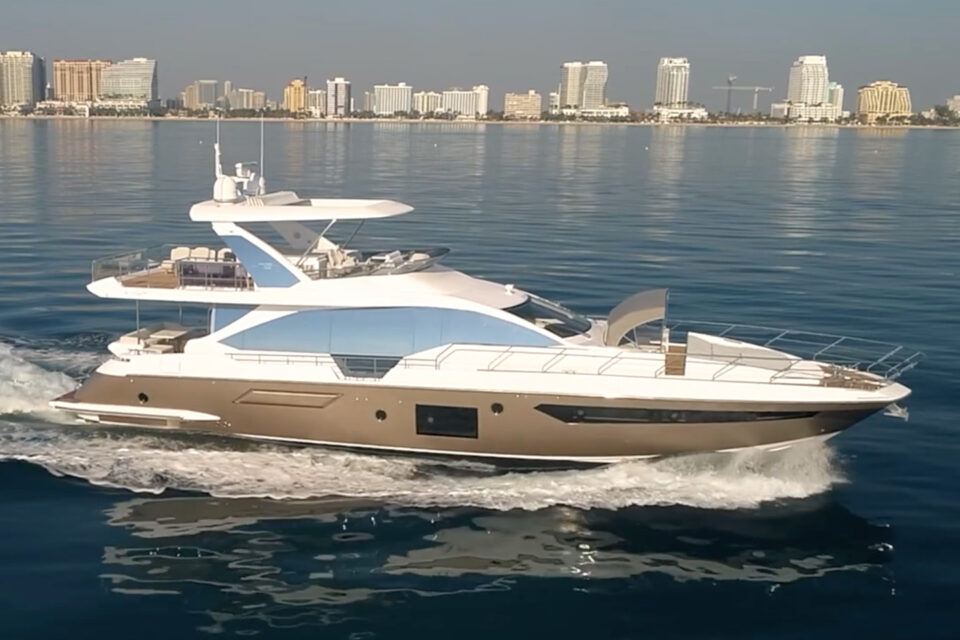 La collezione di Azimut Yachts 72 Flybridge si amplia di nuovi dettagli