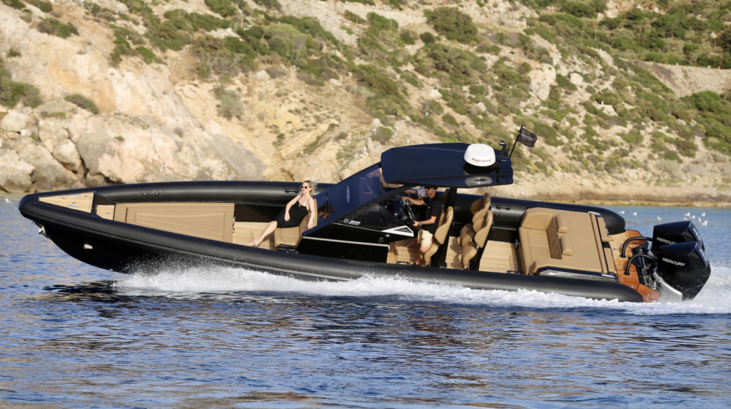 Guida fluida per il Technohull 38 Grand Sport, il preferito dalla famiglia