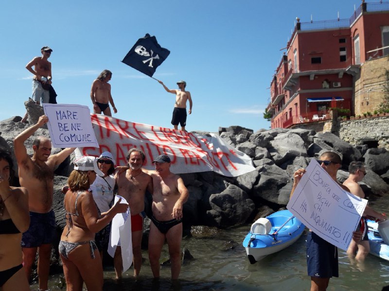Spiagge libere a Napoli, Pirati all'arrembaggio contro le concessioni private