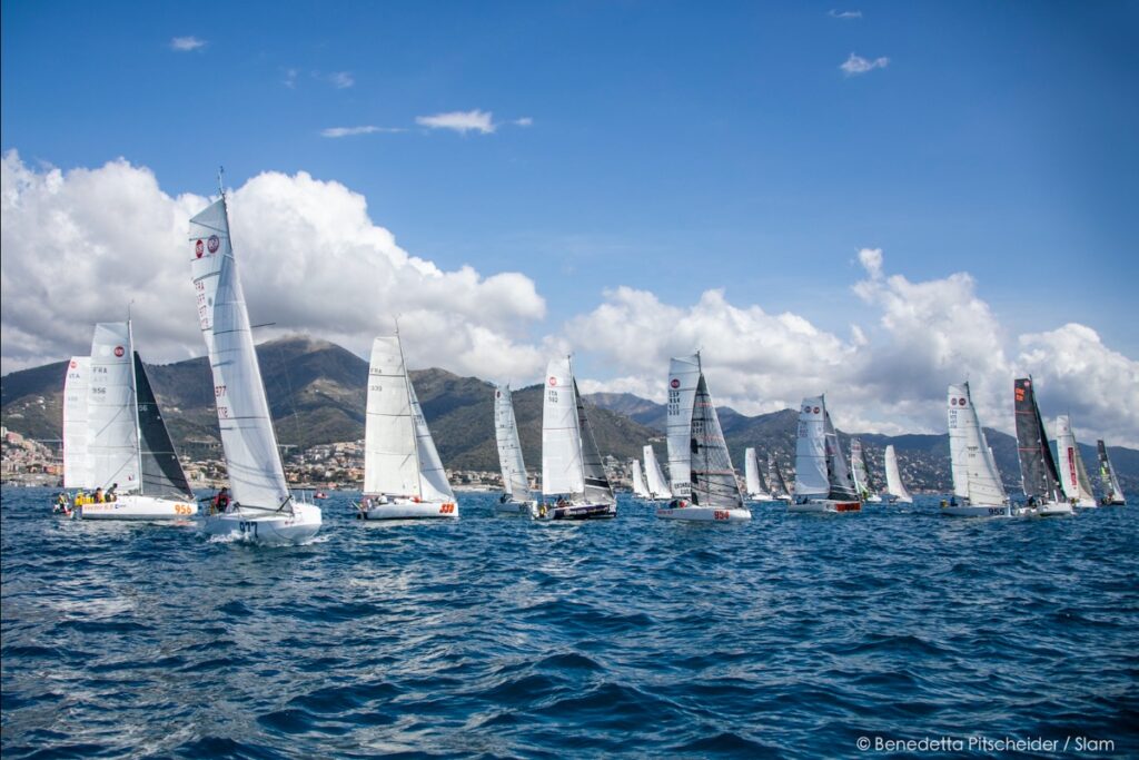 Vela, 25 Mini alla partenza del Grand Prix d’Italie Coppa Alberti