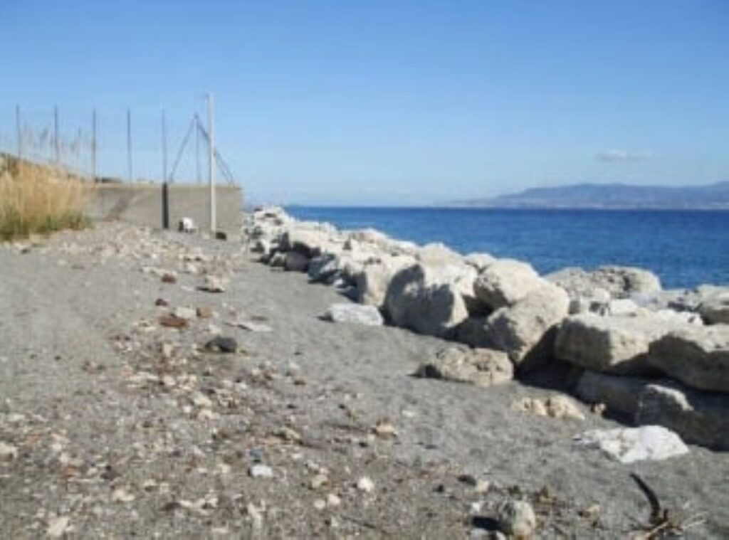 Erosione costierain Sicilia, ecco l'ok al progetto e lavori per Galati marina