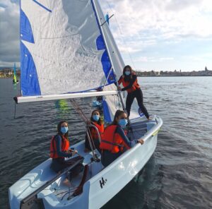 Il Covid non ferma la vela, ad Alghero 100 studenti debuttano in barca