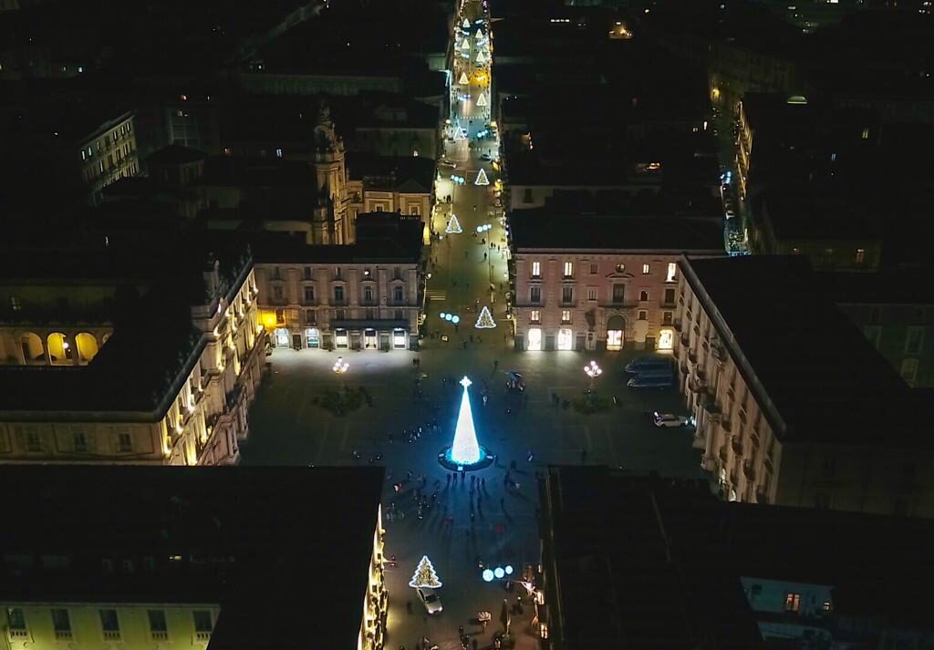 Catania accende Natale, segnale incoraggiamento contro la crisi del Covid